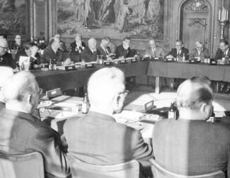 Villa-Hügel-Gespräch 1961 (Foto: Stifterverband-Archiv)